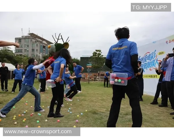 五大囧再添一笔大球后退鞋子掉落摔倒瞬间引发笑声 五大囧再添一笔大球后退鞋子掉落摔倒瞬间引发笑声