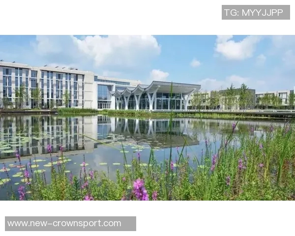 2026届第三高中生签约杜克大学展现身高优势与外线技术潜力